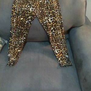 NWT... Soft capri leggings